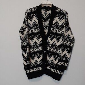Forever 21 Black/White Button Sweater Cardigan; 3/4 Sleeves; Size M